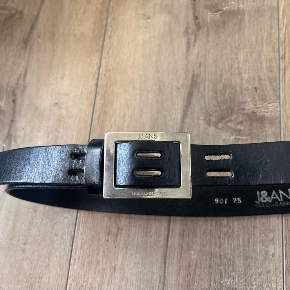 D and V sunning  y2k belt